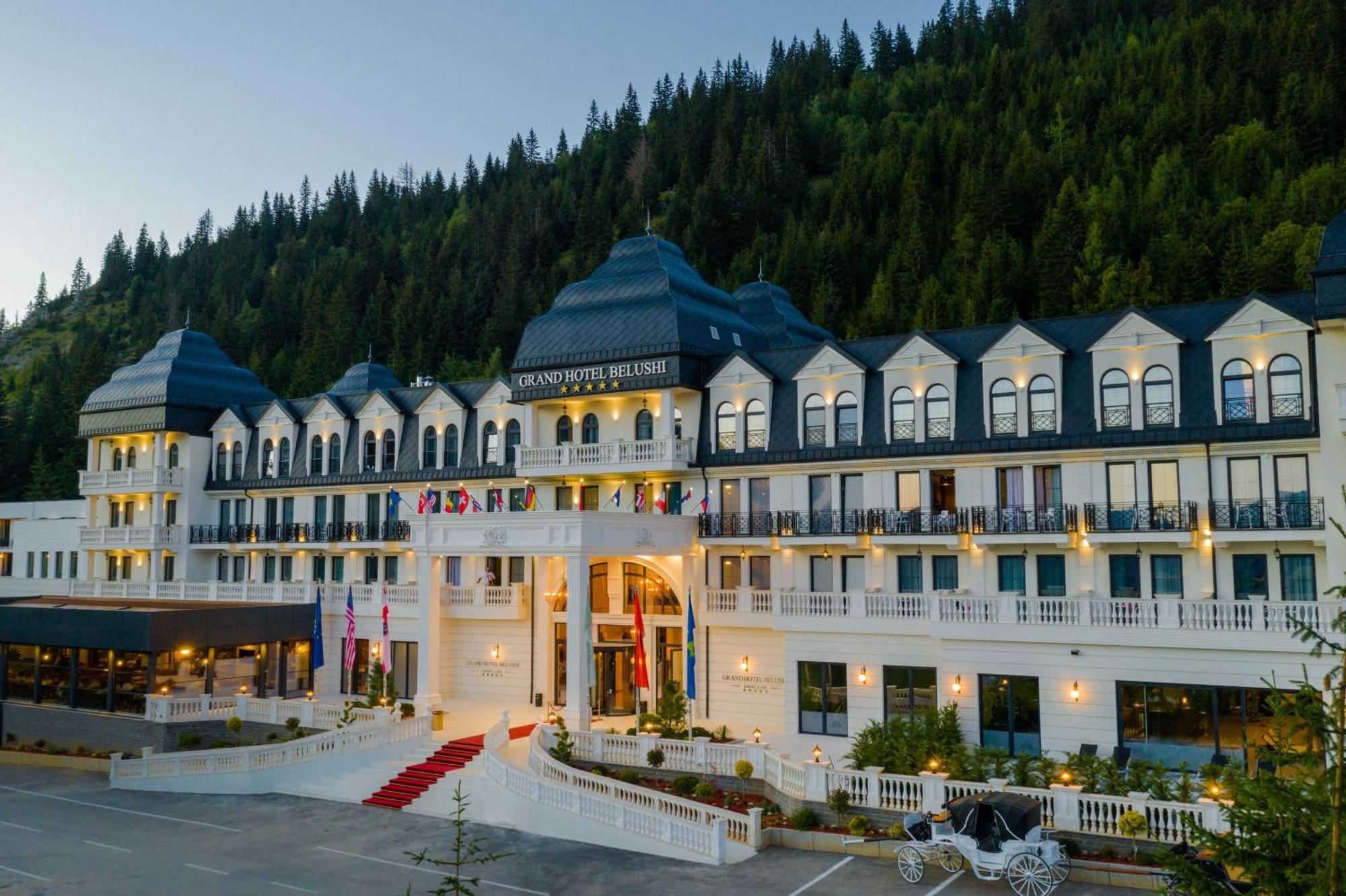 Grand Hotel Belushi Boge Exterior foto