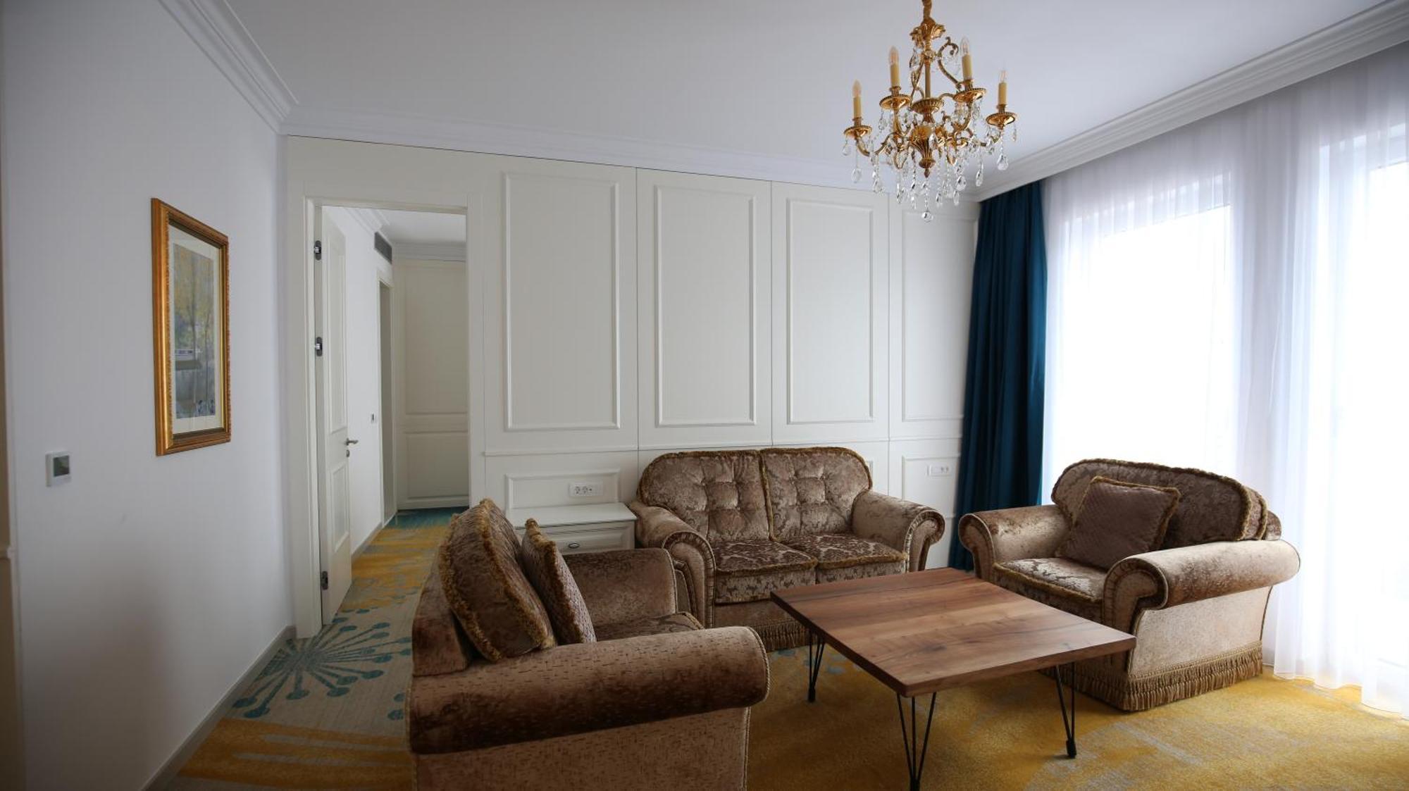 Grand Hotel Belushi Boge Exterior foto