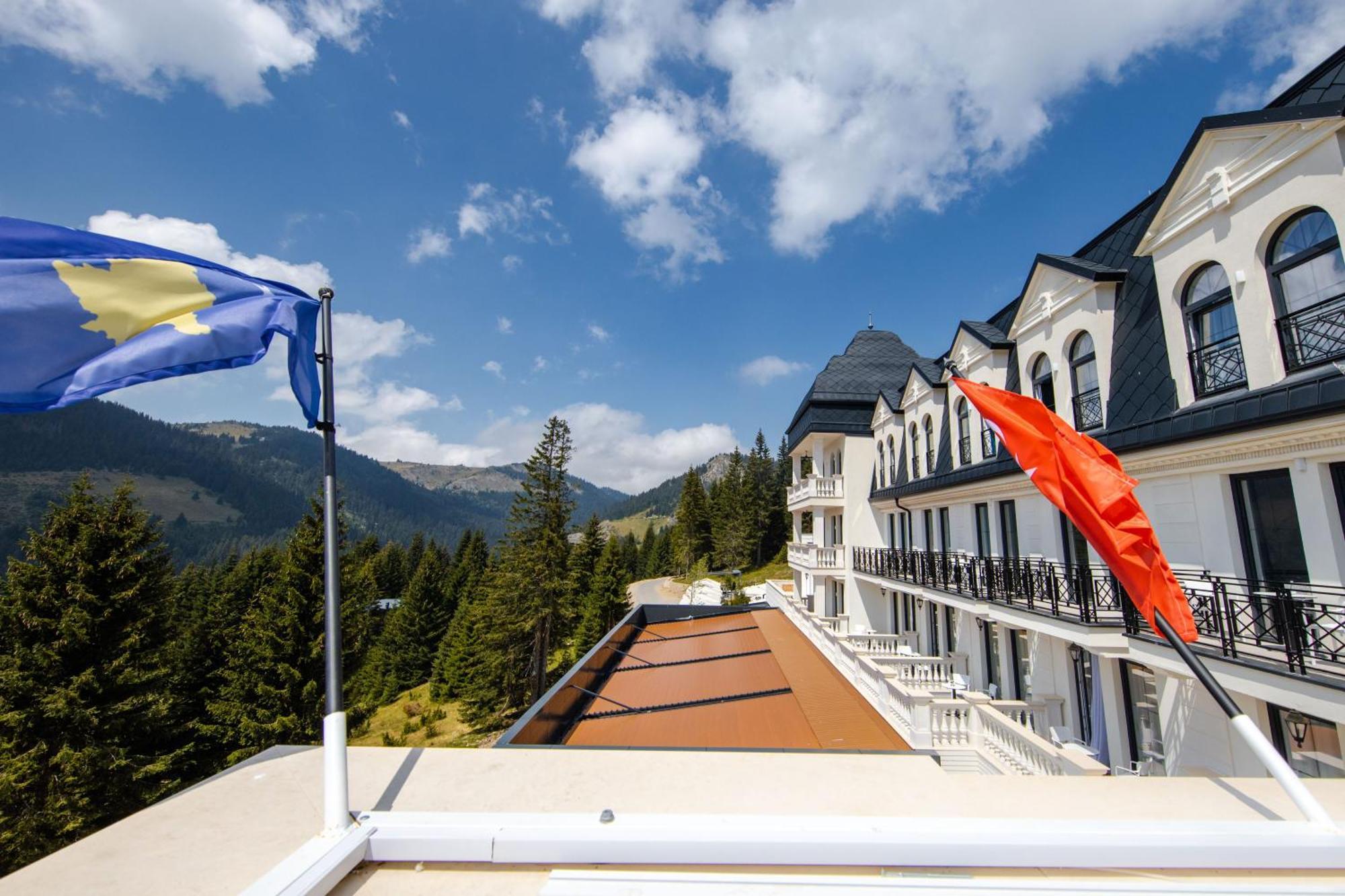 Grand Hotel Belushi Boge Exterior foto